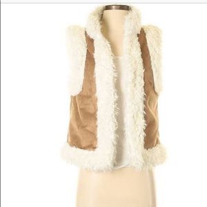 Old Navy (XS) Faux Fur Vest NWT